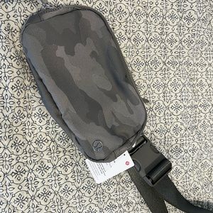 Lululemon Everywhere Belt Bag NWT